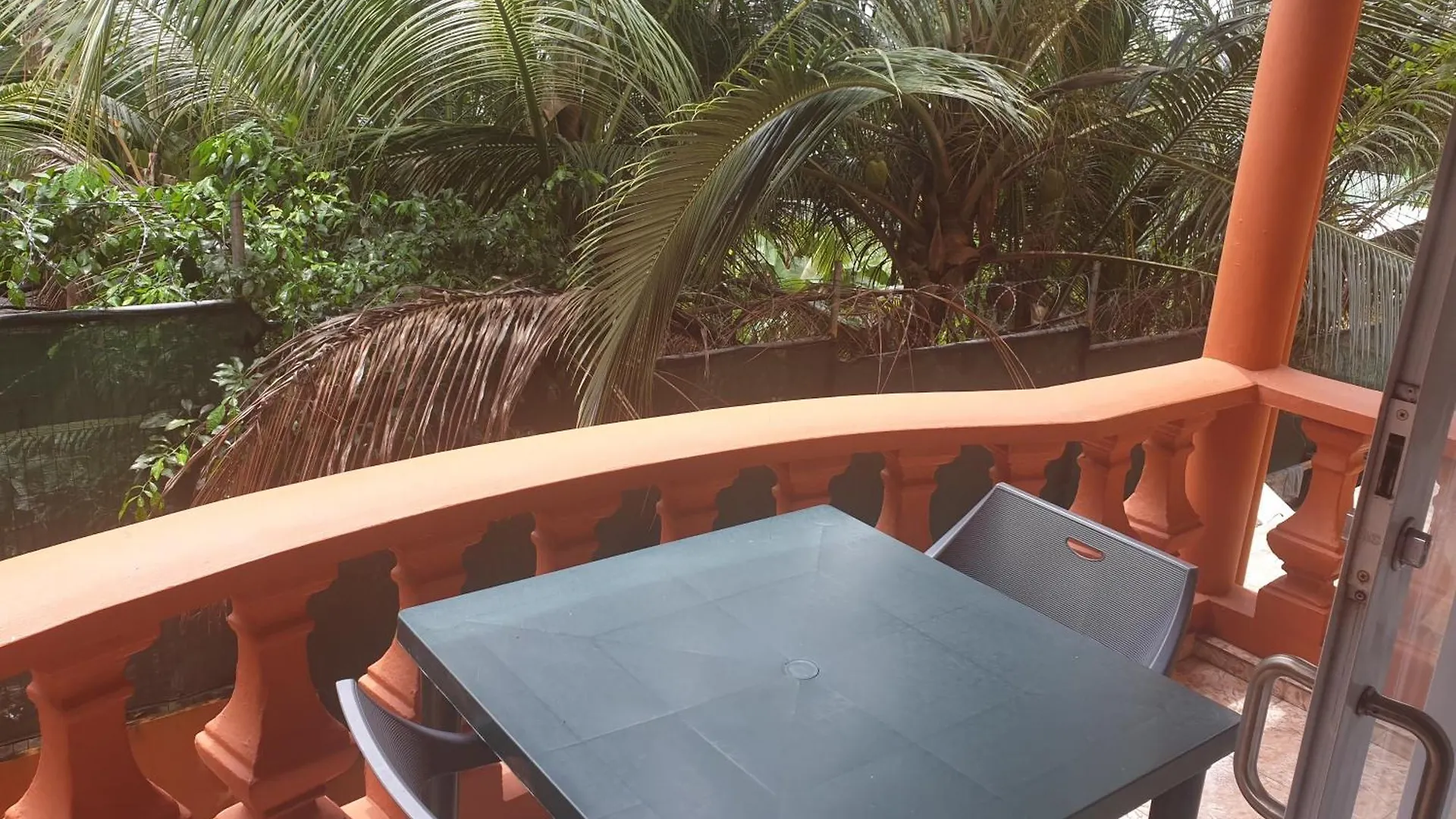Palmont Commercial Self-Catering Apartments - Beau Vallon