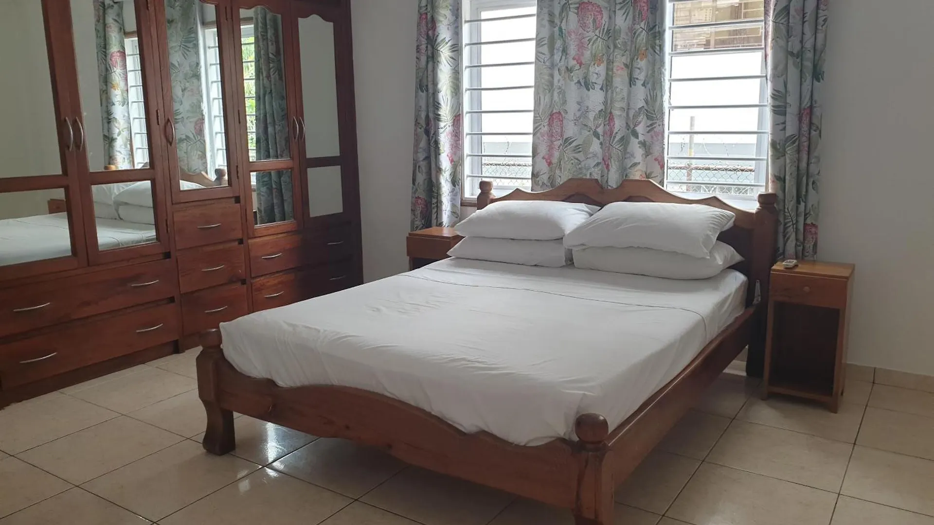 Palmont Commercial Self-Catering Apartments - Beau Vallon 0*, Beau Vallon (Mahe)